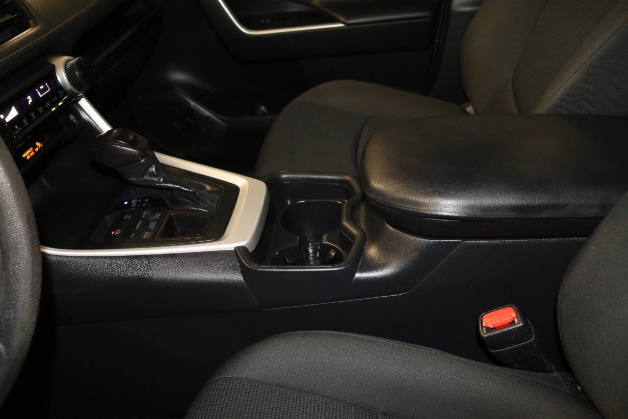 Used 2020 Toyota RAV4 LE w/ Carpet Mat Package AWD/4WD image 46