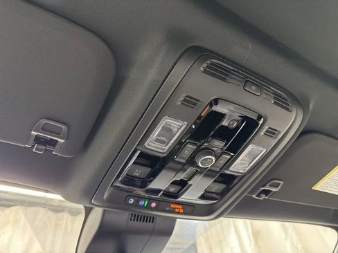 New 2026 Chevrolet Suburban Premier AWD/4WD image 33