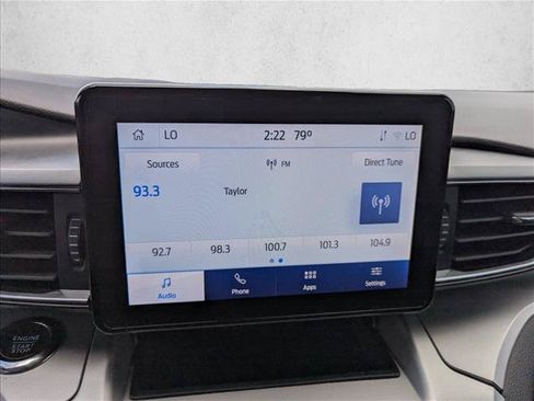 Used 2022 Ford Explorer XLT w/ Equipment Group 202A AWD/4WD image 17