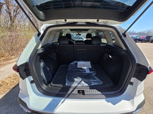 New 2026 Volkswagen Taos SEL AWD/4WD image 12