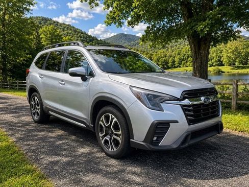 Used 2023 Subaru Ascent Limited AWD/4WD image 1