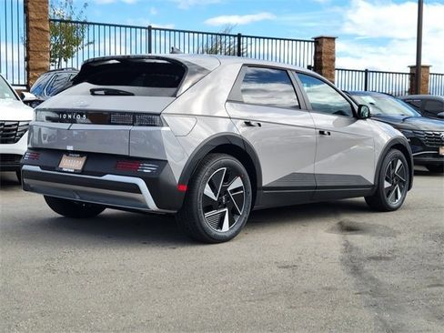New 2026 Hyundai Ioniq 5 SE image 2