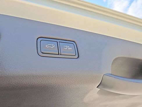 New 2027 Kia Carnival SX w/ Dark Edition Package FWD image 10