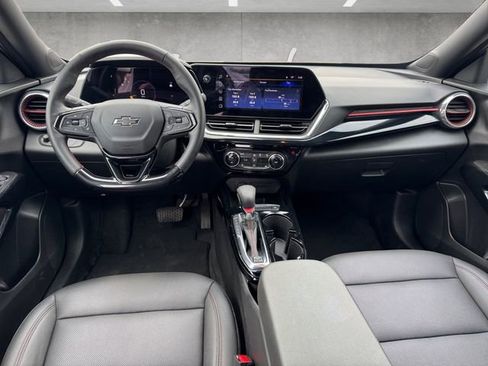 Certified 2025 Chevrolet Trax RS image 20