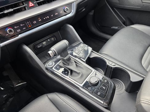 Used 2024 Kia Sportage SX image 21