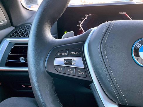 Used 2026 BMW X5 xDrive50e w/ Climate Comfort Package image 11