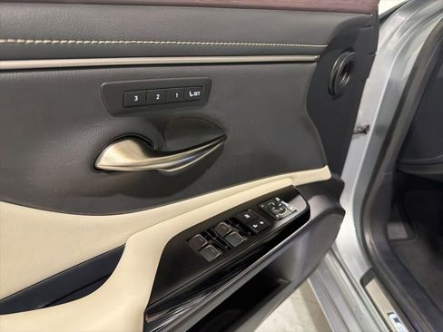 Used 2024 Lexus ES 350 w/ Premium Package image 29