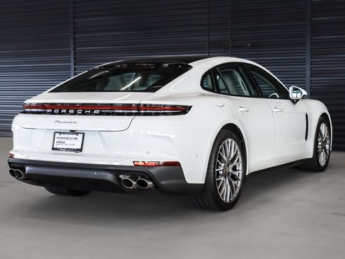 Certified 2025 Porsche Panamera image 10