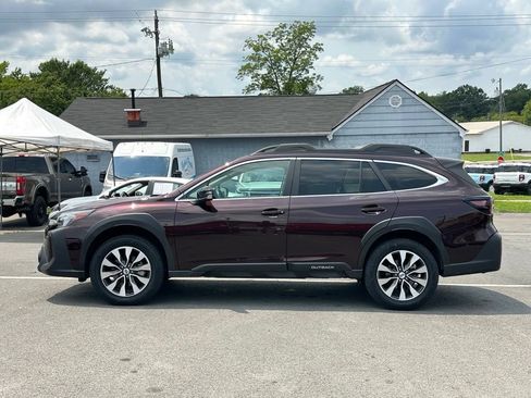 Used 2024 Subaru Outback Limited XT AWD/4WD image 3