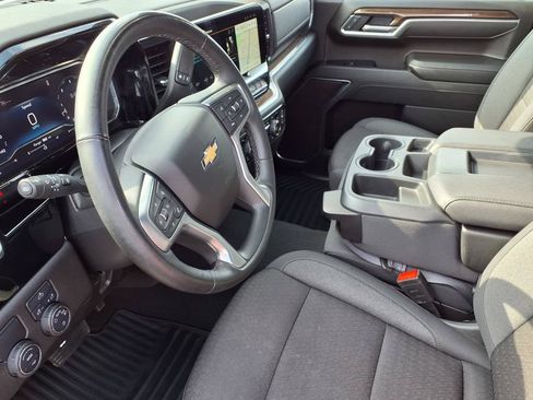 Used 2025 Chevrolet Silverado 1500 LT RWD image 16