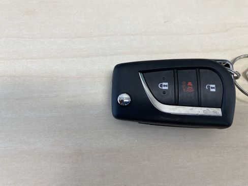 Certified 2025 Toyota RAV4 LE image 31