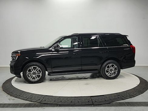 Used 2025 Ford Expedition Active RWD image 4
