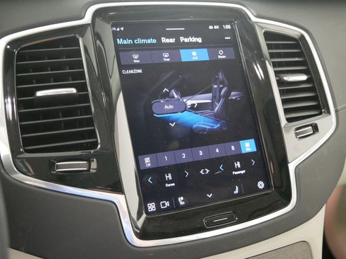 Used 2023 Volvo XC90 B6 Ultimate image 23