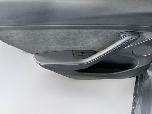 Used 2023 Tesla Model 3 Standard Range image 31