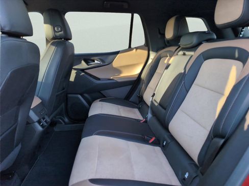 Used 2025 Chevrolet Equinox ACTIV w/ Safety and Technology Package image 29