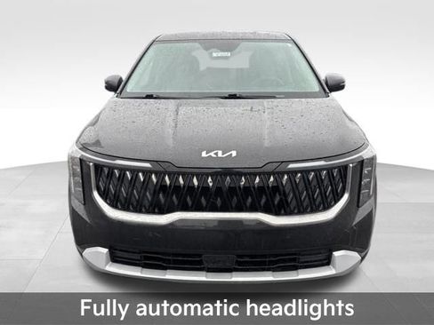 Used 2025 Kia Carnival LX image 11