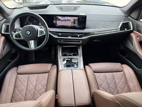 Used 2025 BMW X7 xDrive40i w/ M Sport Package AWD/4WD image 15