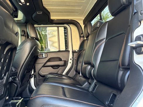 Used 2021 Jeep Gladiator Mojave AWD/4WD image 23