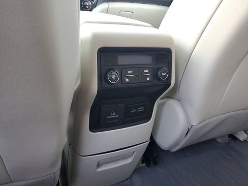 Used 2023 GMC Acadia Denali w/ Denali Technology Package FWD image 15