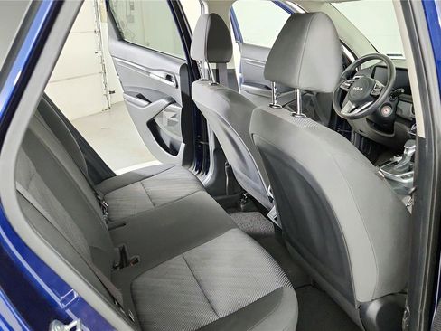 Used 2025 Kia Seltos LX AWD/4WD image 25