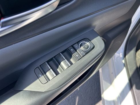 Used 2025 Toyota Prius XLE image 10