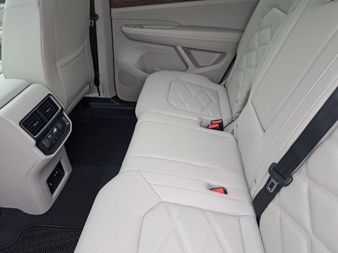 New 2026 Volkswagen Atlas SE FWD image 24