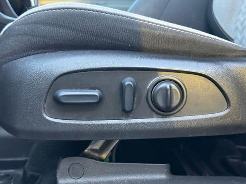 Used 2022 Chevrolet Equinox LT image 12