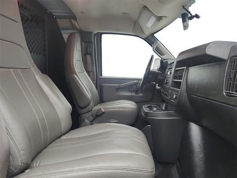 Used 2021 Chevrolet Express 2500 w/ Driver Convenience Package image 19