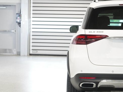 Used 2024 Mercedes-Benz GLE 450 4MATIC image 9