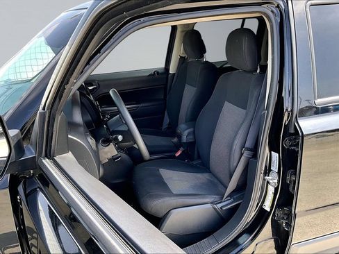 Certified 2017 Jeep Patriot Sport w/ Power Value Group FWD image 3