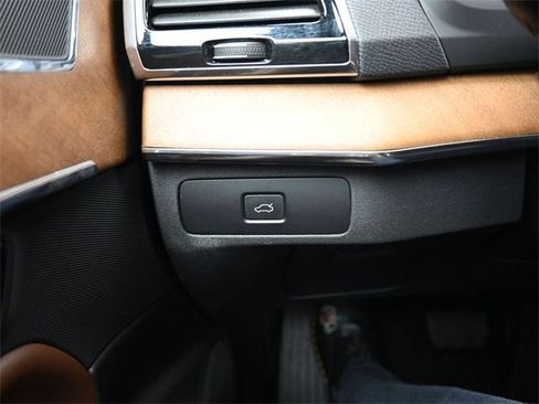 Used 2023 Volvo XC90 B6 Plus w/ Protection Package Premier image 28