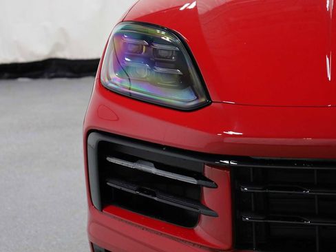 Certified 2025 Porsche Cayenne Coupe AWD/4WD image 15