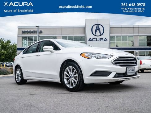 Used 2017 Ford Fusion SE w/ Fusion SE Technology Package image 1