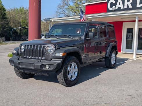 Used 2018 Jeep Wrangler Unlimited Sport S image 2