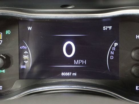 Used 2018 Jeep Grand Cherokee Trailhawk w/ Trailhawk Luxury Group image 41