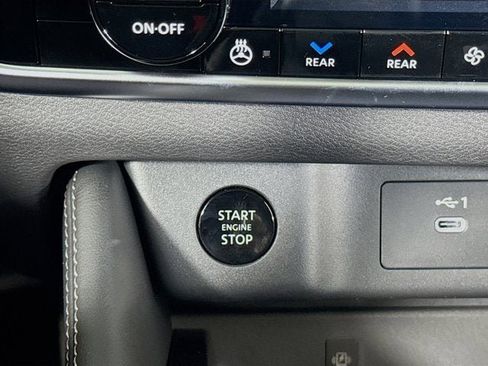 New 2026 Nissan Rogue Platinum image 18