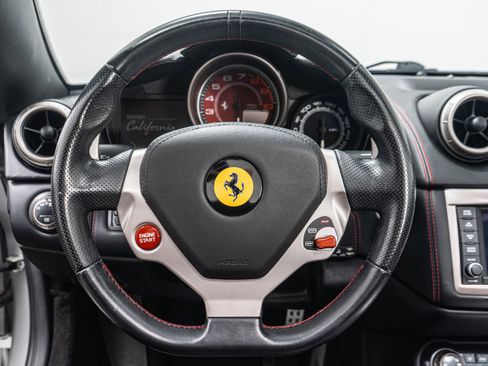 Used 2013 Ferrari California image 15