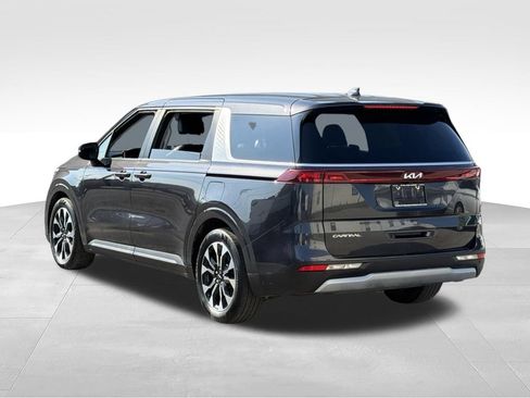 Used 2024 Kia Carnival EX FWD image 5