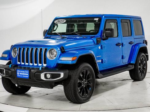 Used 2023 Jeep Wrangler Unlimited Sahara w/ Cold Weather Group AWD/4WD image 2