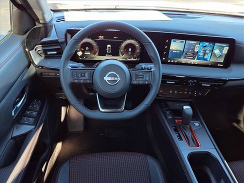 New 2026 Nissan Kicks SR w/ Cold Weather Package FWD image 14