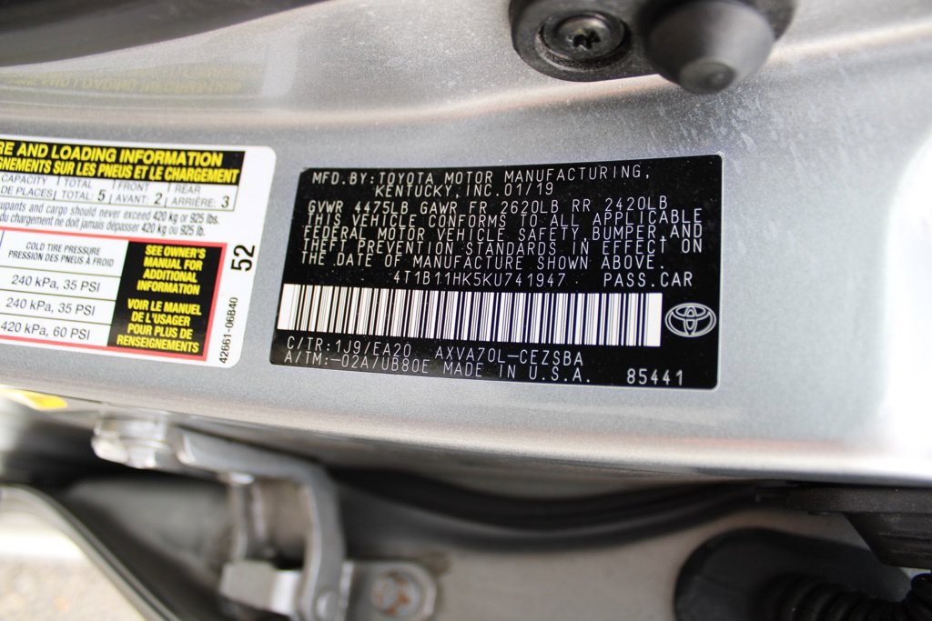 Used 2019 Toyota Camry SE w/ Convenience Package FWD image 27