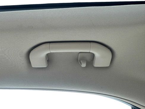 Used 2015 Mercedes-Benz E 400 4MATIC Sedan image 43