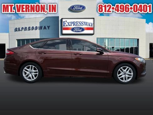 Used 2015 Ford Fusion SE FWD image 12