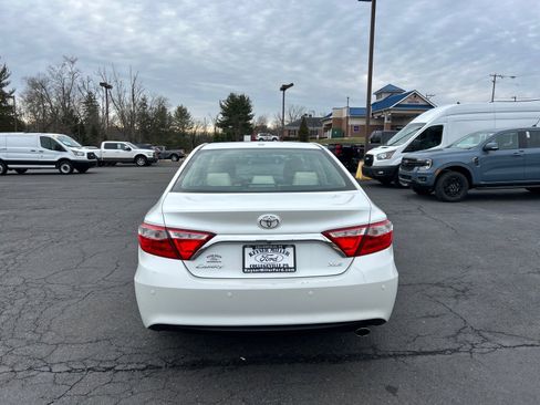 Used 2017 Toyota Camry XLE image 11