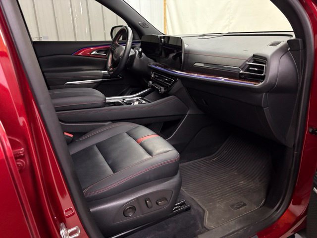 Used 2025 Chevrolet Traverse RS AWD/4WD image 29