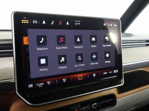 Used 2025 Volkswagen ID. Buzz 1st Edition image 4