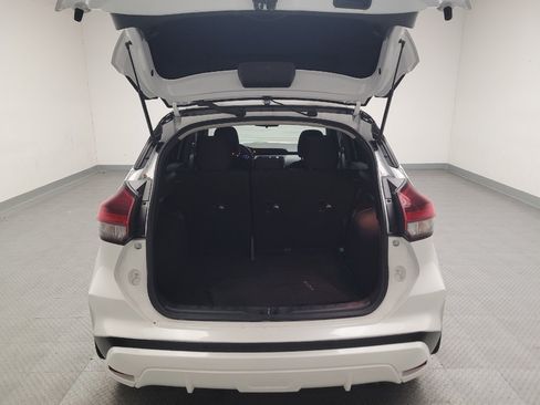 Used 2021 Nissan Kicks SV FWD image 29