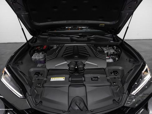 New 2025 Lamborghini Urus SE image 4