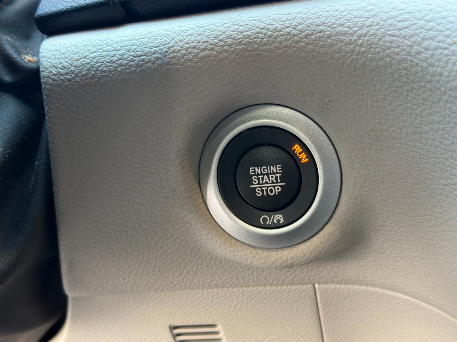 Used 2021 Chrysler Pacifica Touring FWD image 27