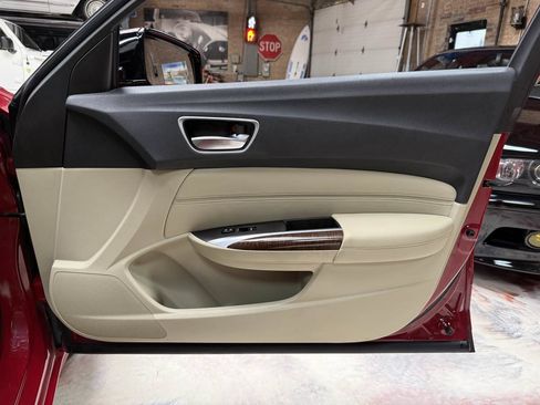 Used 2018 Acura TLX FWD image 32